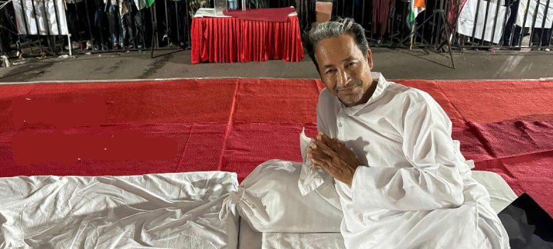 এভাবে চললে দু’দিনের বেশি বাঁচবেন না Sonam Wangchuk